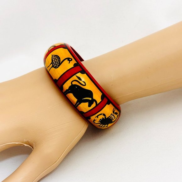 Hand Painted Wood Bangle. - Picture 1 of 7